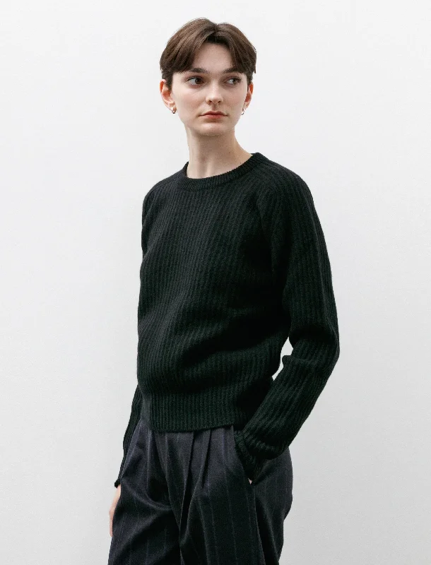 Comfortable yet stylish outfits for women on the go   Cashmere Wool Maxi Ribbed Raglan Knit Black