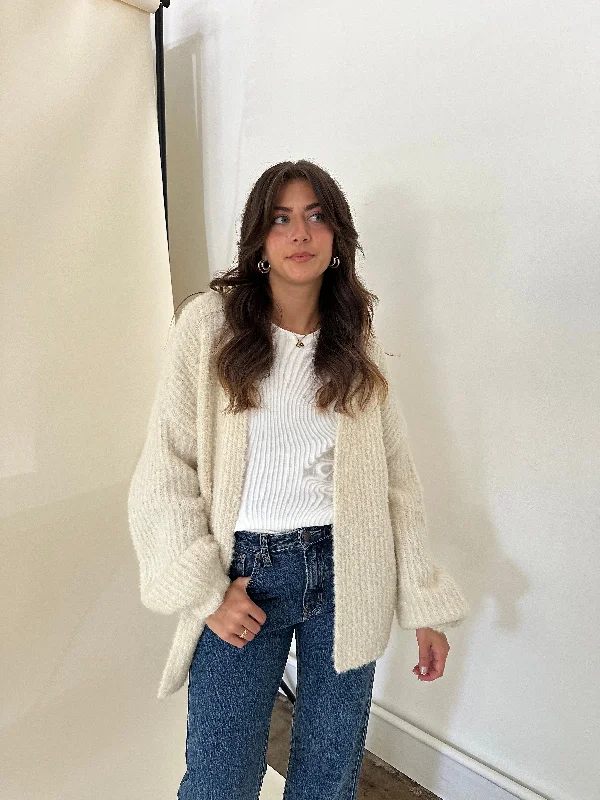 Fashion-forward styles that make a statement   Darla Chunky Ribbed Open Wool Knit Cardigan (Cream)