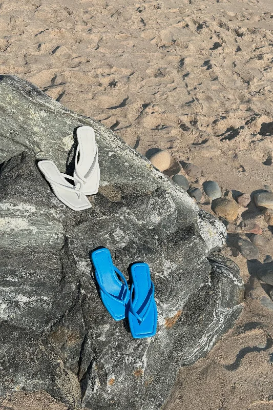 Sustainable fashion for stylish women   PADDED FLIP FLOP
