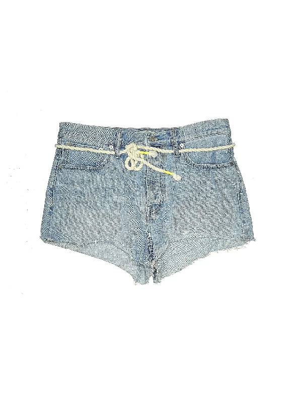 Low-Rise Denim Shorts in Light Wash