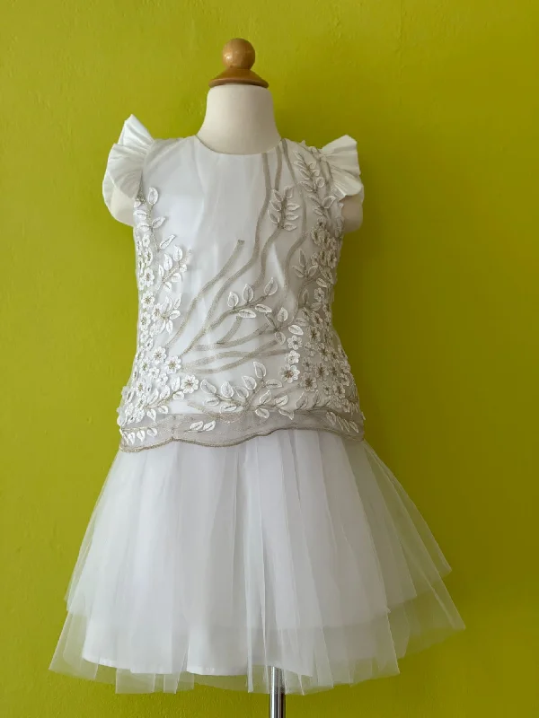 Dress to impress with elegant women’s wear   Built - in support bra girl dresses for added comfortWhite set, lace blouse